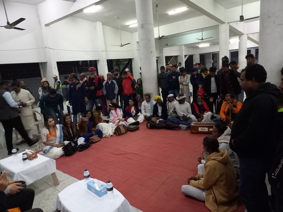 লালন শাহের মাজারে নিত্যদিনের গানের আসর